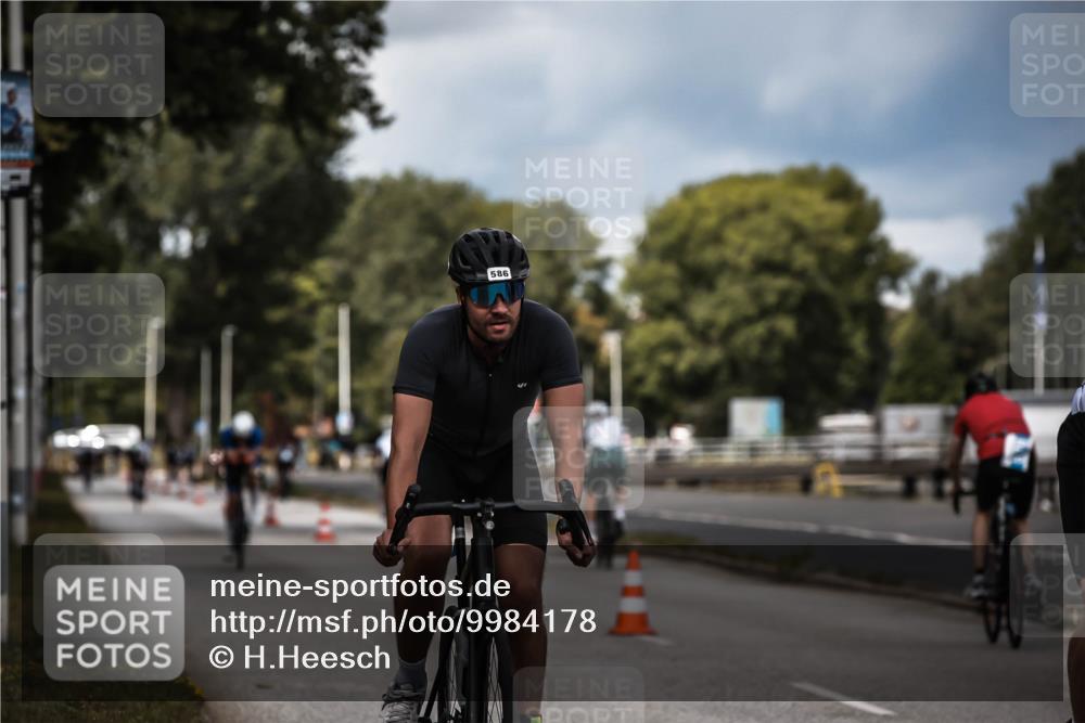 16.08.2026 - KN Förde Triathlon 2026 H.Heesch http://msf.ph/oto/9984178 16.08.2026 12:57:40 Radfahren 576, 586, 711 meine-sportfotos.de