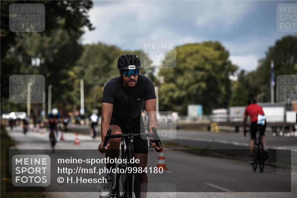 16.08.2026 - KN Förde Triathlon 2026 H.Heesch http://msf.ph/oto/9984180 16.08.2026 12:57:40 Radfahren 576, 586, 711 meine-sportfotos.de