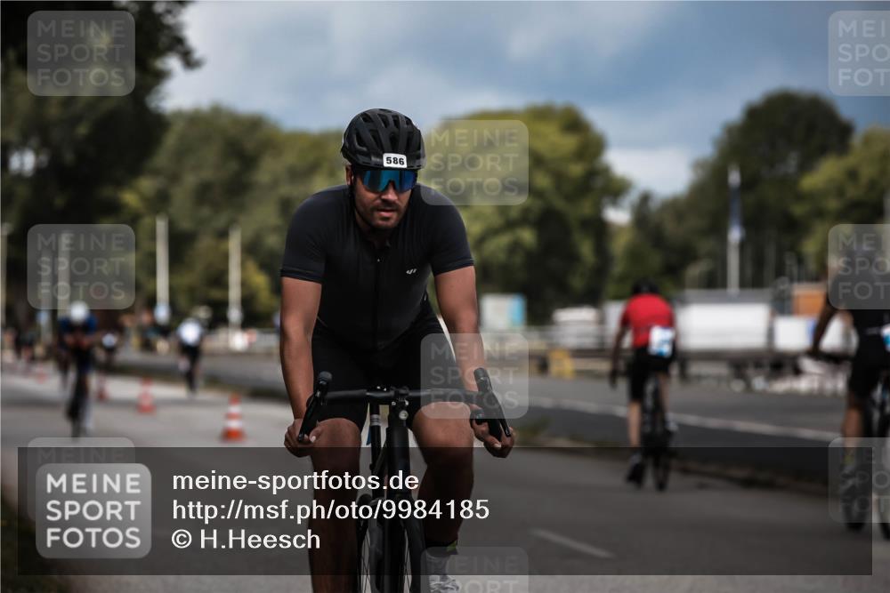 16.08.2026 - KN Förde Triathlon 2026 H.Heesch http://msf.ph/oto/9984185 16.08.2026 12:57:40 Radfahren 576, 586, 711 meine-sportfotos.de