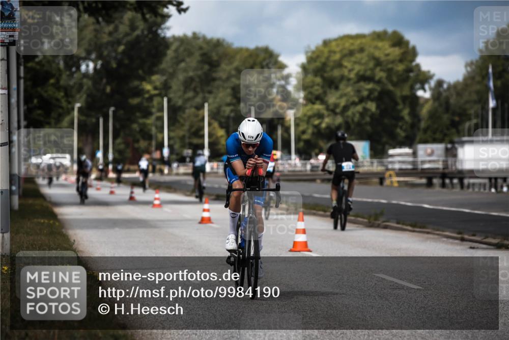 16.08.2026 - KN Förde Triathlon 2026 H.Heesch http://msf.ph/oto/9984190 16.08.2026 12:57:43 Radfahren 586, 711 meine-sportfotos.de