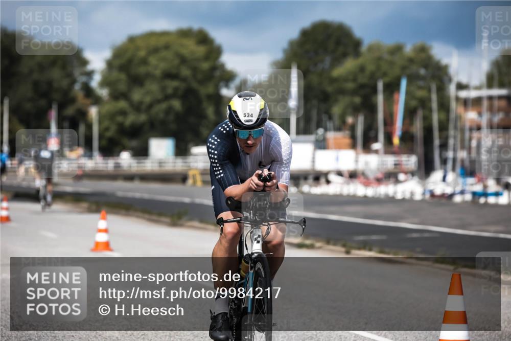 16.08.2026 - KN Förde Triathlon 2026 H.Heesch http://msf.ph/oto/9984217 16.08.2026 12:57:50 Radfahren 362, 534, 542, 746 meine-sportfotos.de
