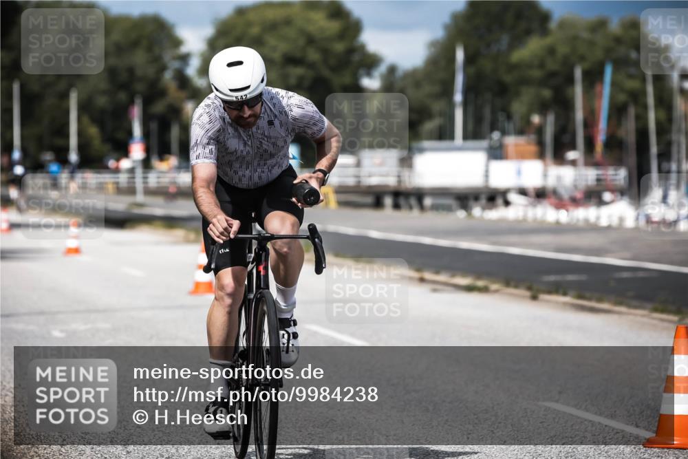 16.08.2026 - KN Förde Triathlon 2026 H.Heesch http://msf.ph/oto/9984238 16.08.2026 12:57:55 Radfahren 510, 525, 542, 589, 602 meine-sportfotos.de