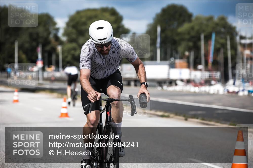 16.08.2026 - KN Förde Triathlon 2026 H.Heesch http://msf.ph/oto/9984241 16.08.2026 12:57:55 Radfahren 510, 525, 542, 589, 602 meine-sportfotos.de