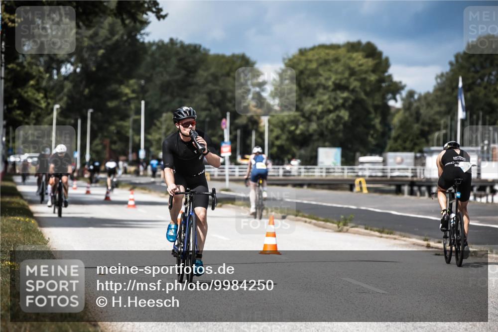 16.08.2026 - KN Förde Triathlon 2026 H.Heesch http://msf.ph/oto/9984250 16.08.2026 12:58:01 Radfahren 513, 589, 602, 722, 727, 729, 735, 740 meine-sportfotos.de