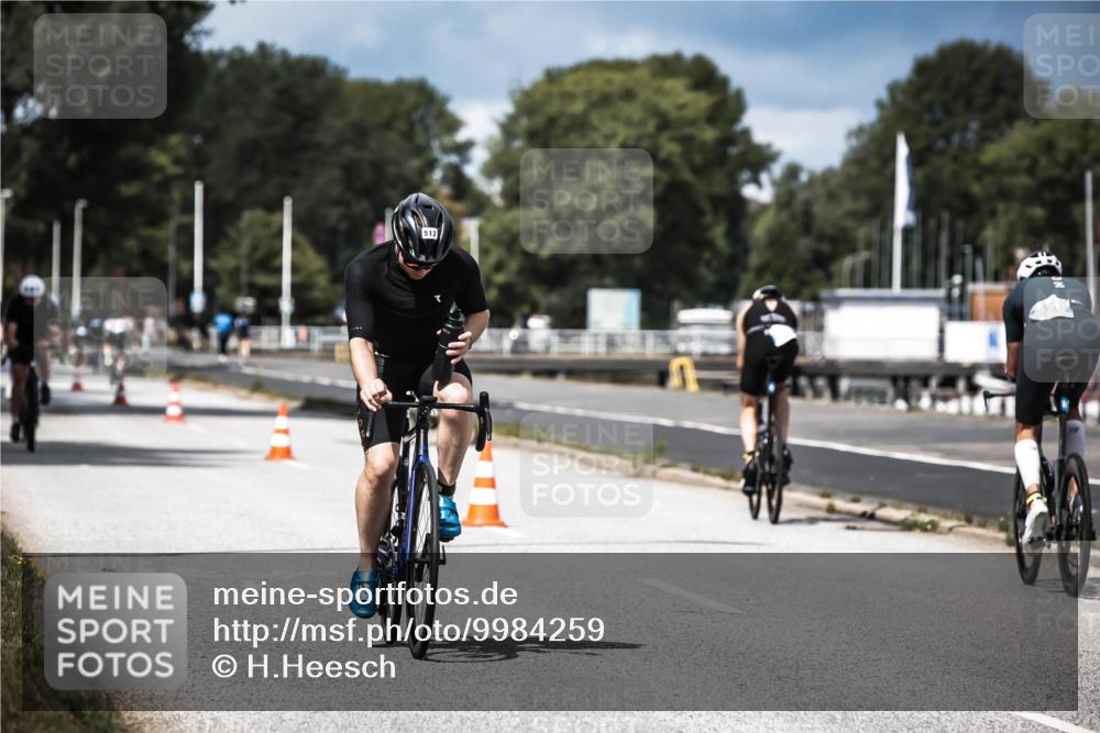 16.08.2026 - KN Förde Triathlon 2026 H.Heesch http://msf.ph/oto/9984259 16.08.2026 12:58:02 Radfahren 513, 589, 722, 727, 729, 735, 740 meine-sportfotos.de