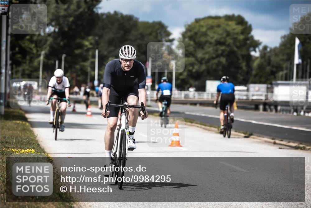 16.08.2026 - KN Förde Triathlon 2026 H.Heesch http://msf.ph/oto/9984295 16.08.2026 12:58:07 Radfahren 509, 720, 722, 724, 727, 735, 740 meine-sportfotos.de
