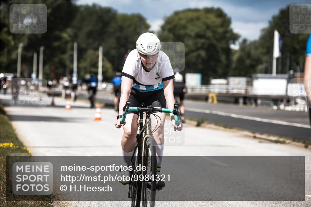 16.08.2026 - KN Förde Triathlon 2026 H.Heesch http://msf.ph/oto/9984321 16.08.2026 12:58:10 Radfahren 509, 720, 724 meine-sportfotos.de
