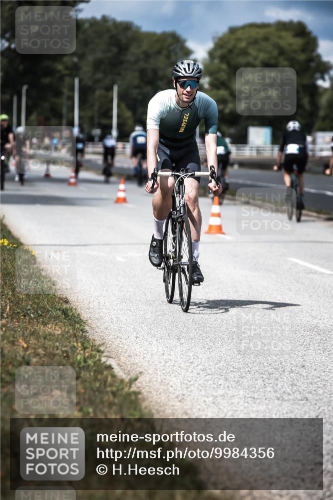 16.08.2026 - KN Förde Triathlon 2026 H.Heesch http://msf.ph/oto/9984356 16.08.2026 12:58:29 Radfahren 547, 572, 596, 600, 716 meine-sportfotos.de