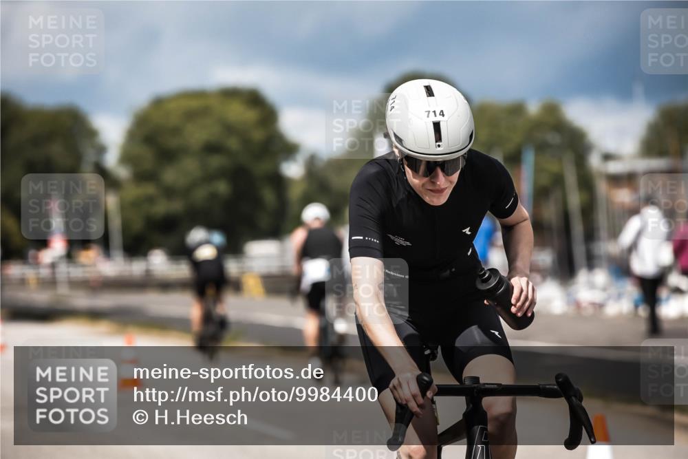16.08.2026 - KN Förde Triathlon 2026 H.Heesch http://msf.ph/oto/9984400 16.08.2026 12:58:37 Radfahren 528, 540, 552, 611, 704, 714 meine-sportfotos.de