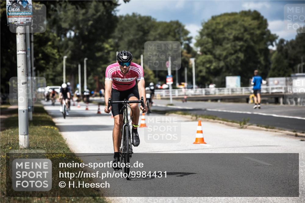 16.08.2026 - KN Förde Triathlon 2026 H.Heesch http://msf.ph/oto/9984431 16.08.2026 12:58:45 Radfahren 595, 713 meine-sportfotos.de