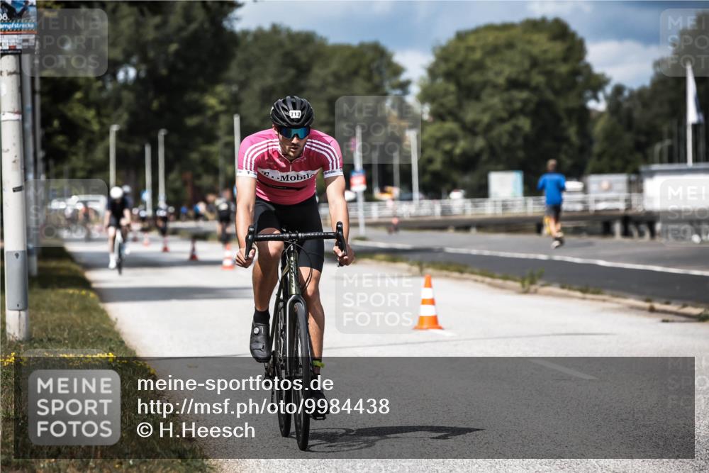 16.08.2026 - KN Förde Triathlon 2026 H.Heesch http://msf.ph/oto/9984438 16.08.2026 12:58:45 Radfahren 595, 713 meine-sportfotos.de