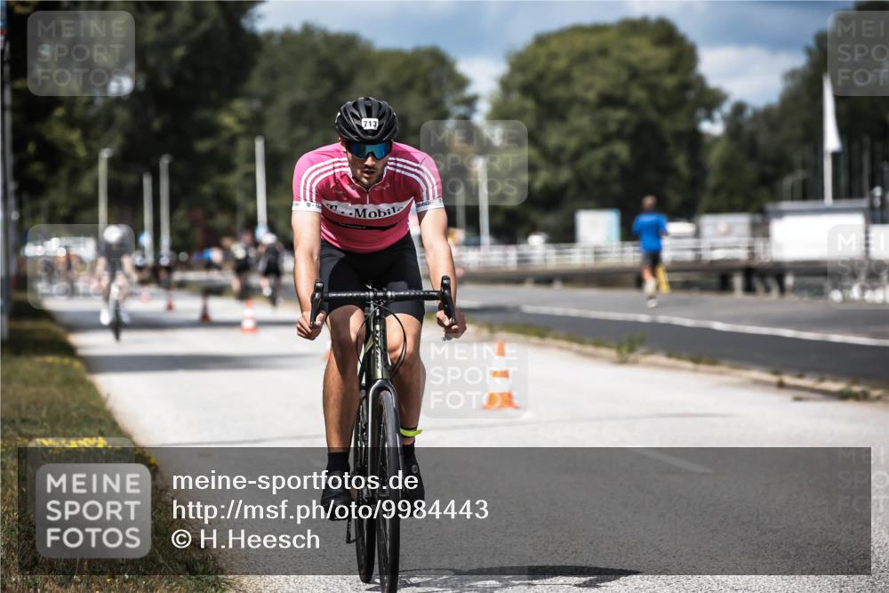 16.08.2026 - KN Förde Triathlon 2026 H.Heesch http://msf.ph/oto/9984443 16.08.2026 12:58:45 Radfahren 595, 713 meine-sportfotos.de