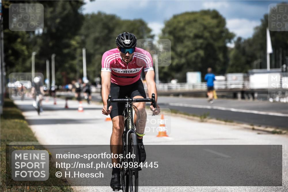 16.08.2026 - KN Förde Triathlon 2026 H.Heesch http://msf.ph/oto/9984445 16.08.2026 12:58:45 Radfahren 595, 713 meine-sportfotos.de