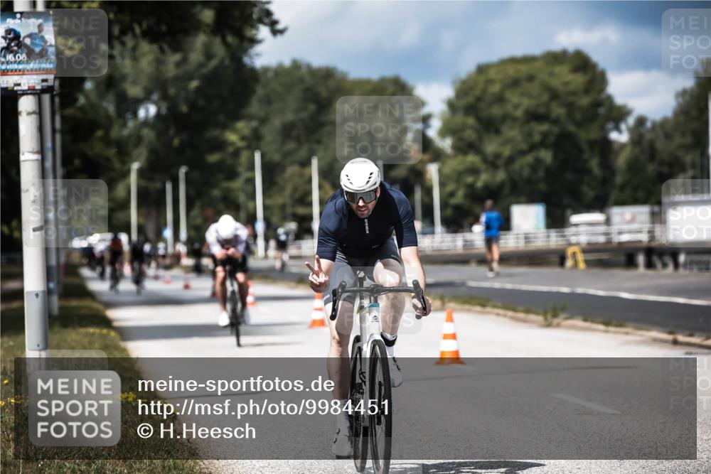 16.08.2026 - KN Förde Triathlon 2026 H.Heesch http://msf.ph/oto/9984451 16.08.2026 12:58:50 Radfahren 521, 595, 715 meine-sportfotos.de