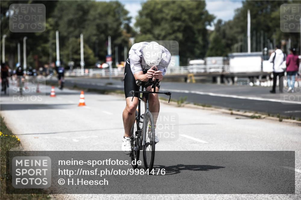 16.08.2026 - KN Förde Triathlon 2026 H.Heesch http://msf.ph/oto/9984476 16.08.2026 12:58:53 Radfahren 521, 522, 715, 737 meine-sportfotos.de