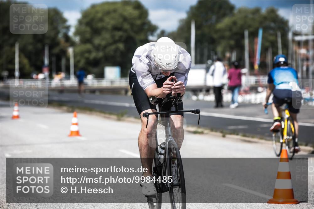 16.08.2026 - KN Förde Triathlon 2026 H.Heesch http://msf.ph/oto/9984485 16.08.2026 12:58:53 Radfahren 521, 522, 715, 737 meine-sportfotos.de