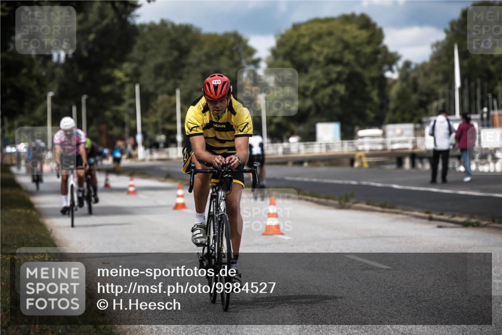 16.08.2026 - KN Förde Triathlon 2026 H.Heesch http://msf.ph/oto/9984527 16.08.2026 12:59:07 Radfahren 501, 718, 723, 731, 745 meine-sportfotos.de