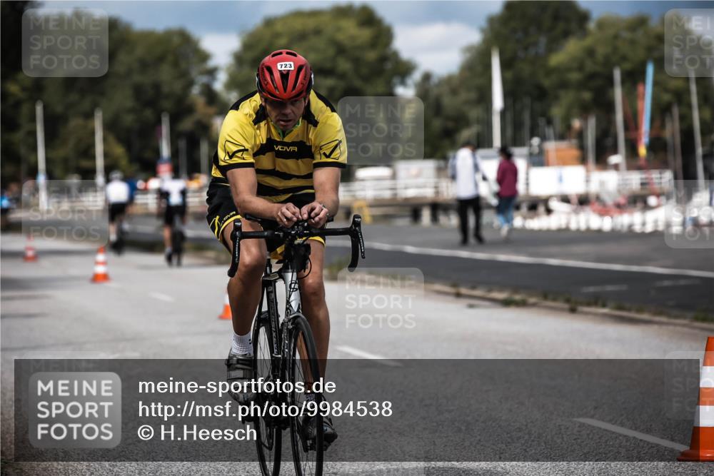 16.08.2026 - KN Förde Triathlon 2026 H.Heesch http://msf.ph/oto/9984538 16.08.2026 12:59:08 Radfahren 501, 718, 723, 731, 745 meine-sportfotos.de