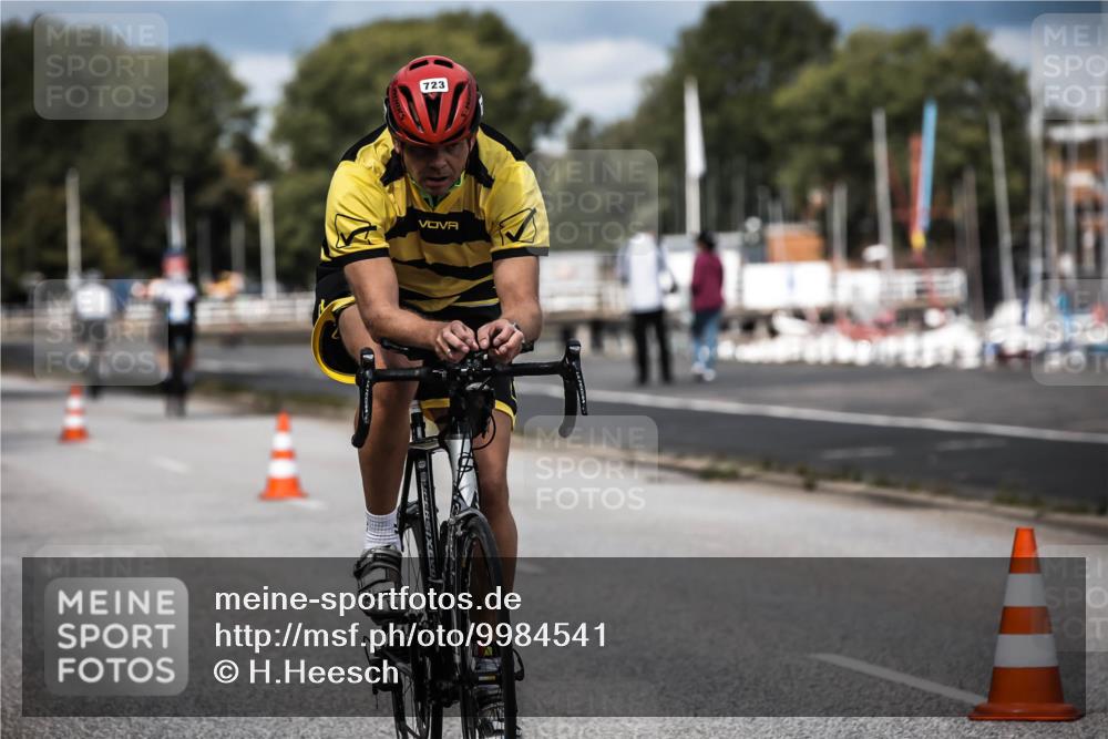 16.08.2026 - KN Förde Triathlon 2026 H.Heesch http://msf.ph/oto/9984541 16.08.2026 12:59:08 Radfahren 501, 718, 723, 731, 745 meine-sportfotos.de