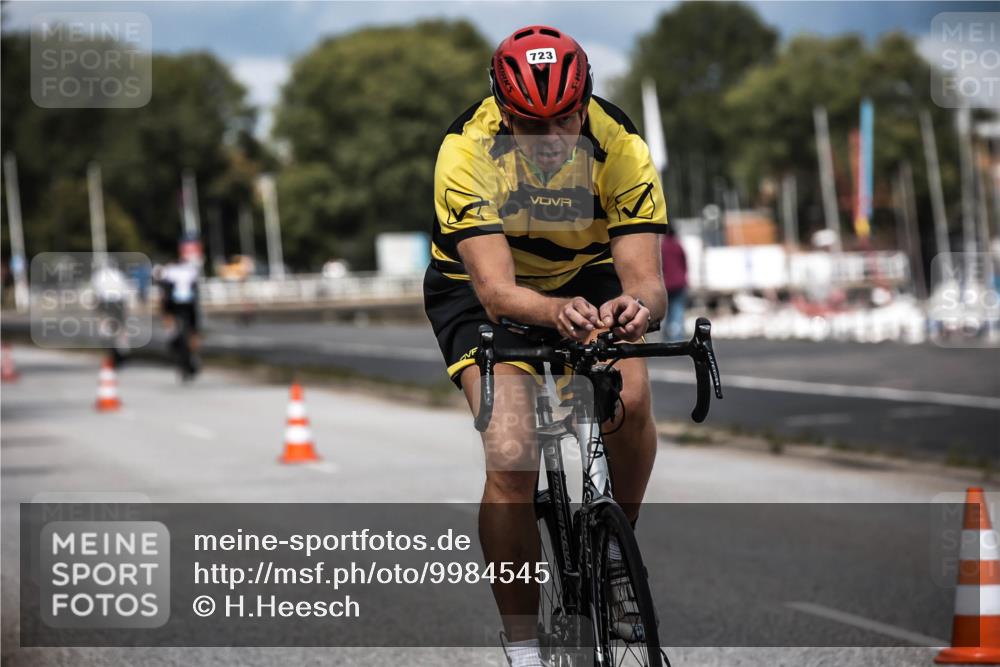 16.08.2026 - KN Förde Triathlon 2026 H.Heesch http://msf.ph/oto/9984545 16.08.2026 12:59:08 Radfahren 501, 718, 723, 731, 745 meine-sportfotos.de