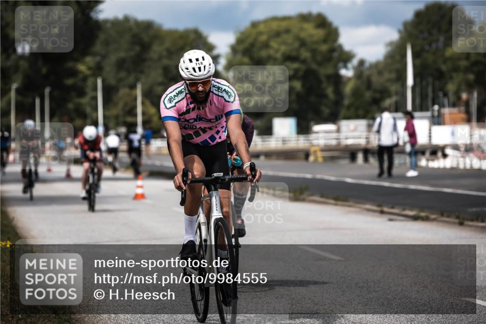 16.08.2026 - KN Förde Triathlon 2026 H.Heesch http://msf.ph/oto/9984555 16.08.2026 12:59:10 Radfahren 501, 530, 718, 723, 731, 745 meine-sportfotos.de