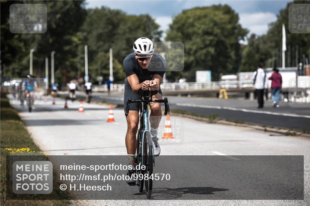 16.08.2026 - KN Förde Triathlon 2026 H.Heesch http://msf.ph/oto/9984570 16.08.2026 12:59:14 Radfahren 501, 530, 718, 730, 731, 745 meine-sportfotos.de
