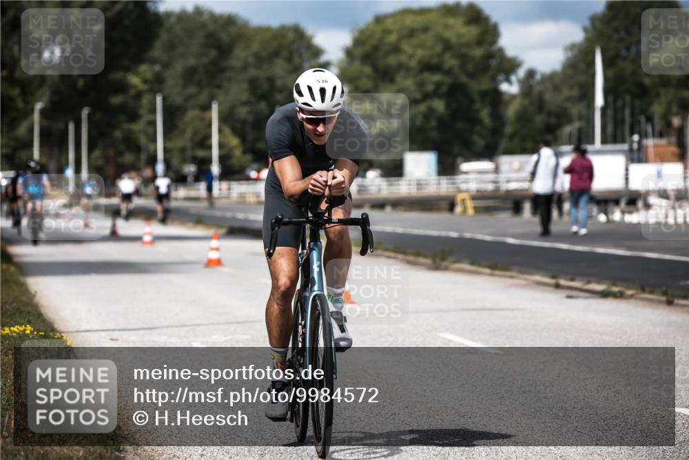 16.08.2026 - KN Förde Triathlon 2026 H.Heesch http://msf.ph/oto/9984572 16.08.2026 12:59:14 Radfahren 501, 530, 718, 730, 731, 745 meine-sportfotos.de