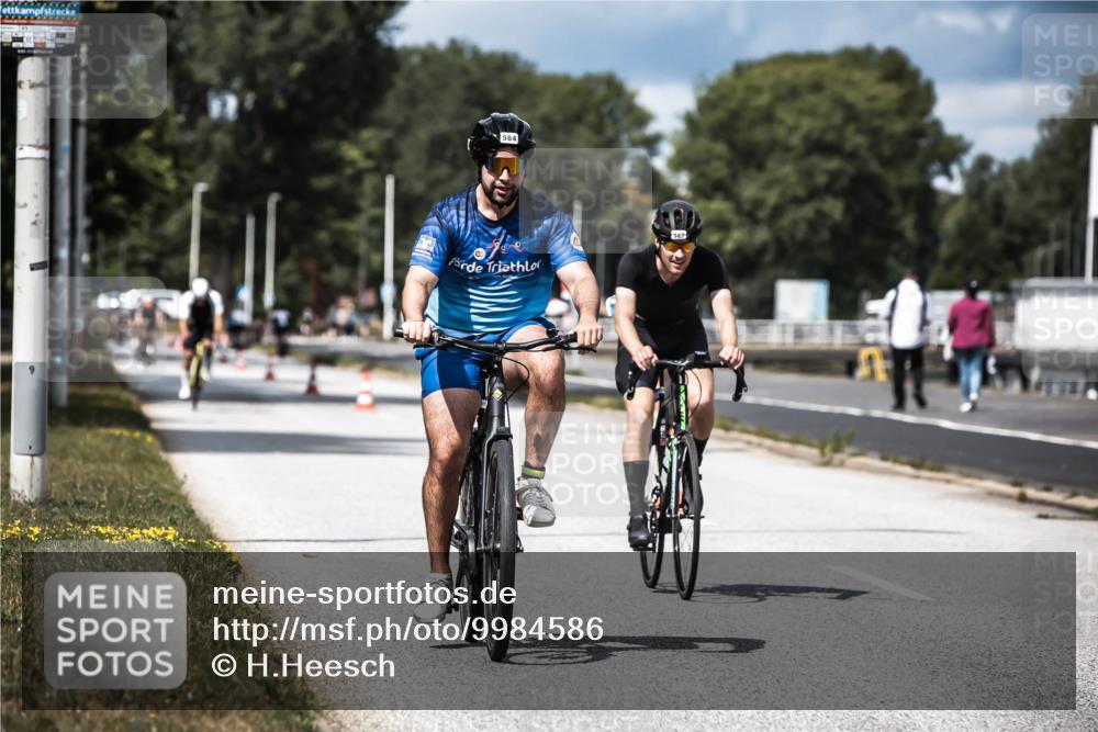 16.08.2026 - KN Förde Triathlon 2026 H.Heesch http://msf.ph/oto/9984586 16.08.2026 12:59:21 Radfahren 527, 541, 584, 730 meine-sportfotos.de