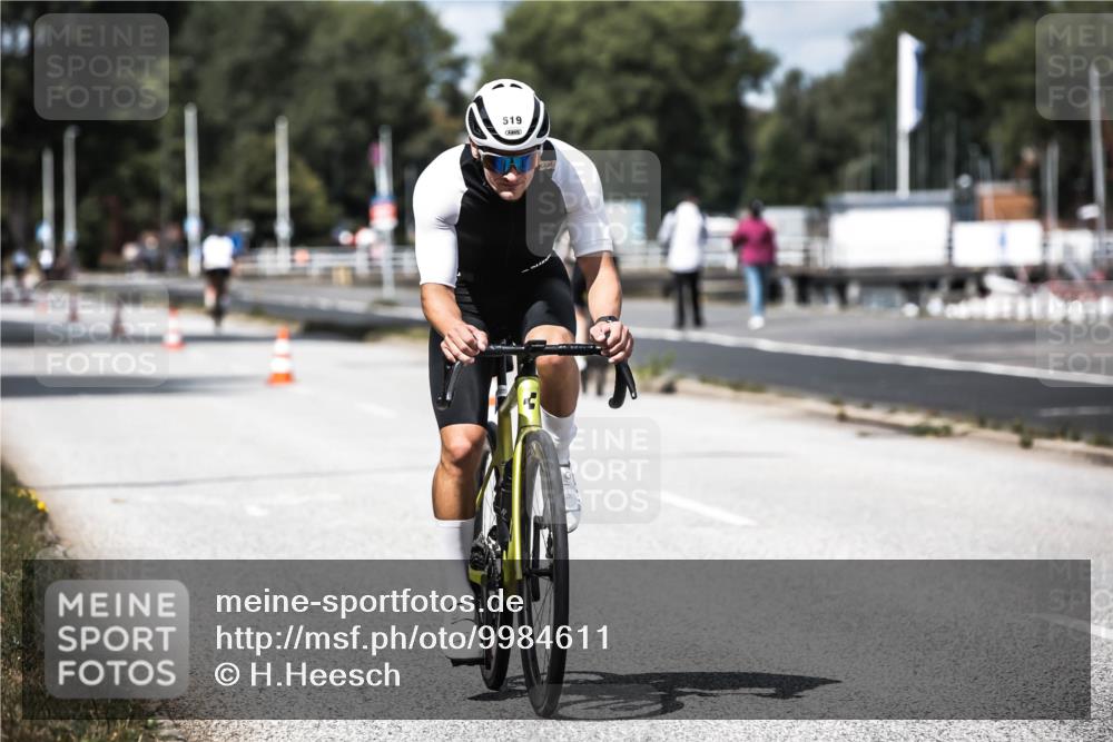 16.08.2026 - KN Förde Triathlon 2026 H.Heesch http://msf.ph/oto/9984611 16.08.2026 12:59:27 Radfahren 519, 541, 710 meine-sportfotos.de