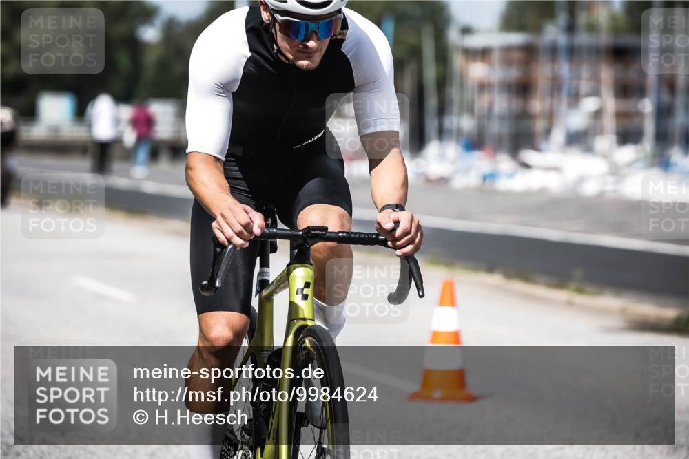 16.08.2026 - KN Förde Triathlon 2026 H.Heesch http://msf.ph/oto/9984624 16.08.2026 12:59:27 Radfahren 519, 541, 710 meine-sportfotos.de