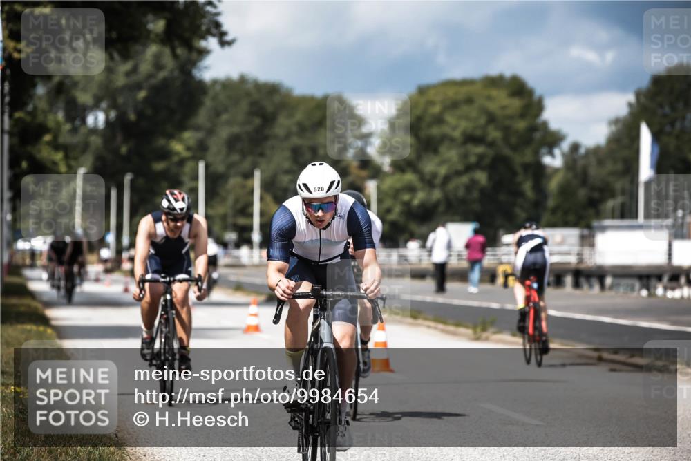 16.08.2026 - KN Förde Triathlon 2026 H.Heesch http://msf.ph/oto/9984654 16.08.2026 12:59:43 Radfahren 362, 507, 520, 604 meine-sportfotos.de