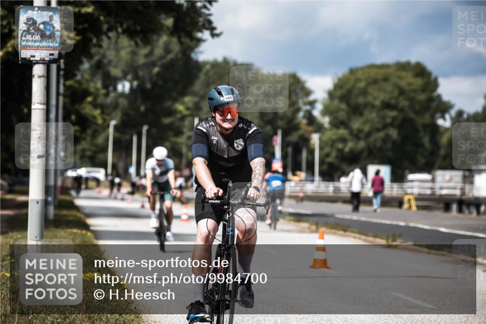 16.08.2026 - KN Förde Triathlon 2026 H.Heesch http://msf.ph/oto/9984700 16.08.2026 12:59:53 Radfahren 510, 553, 581, 599, 603, 605 meine-sportfotos.de