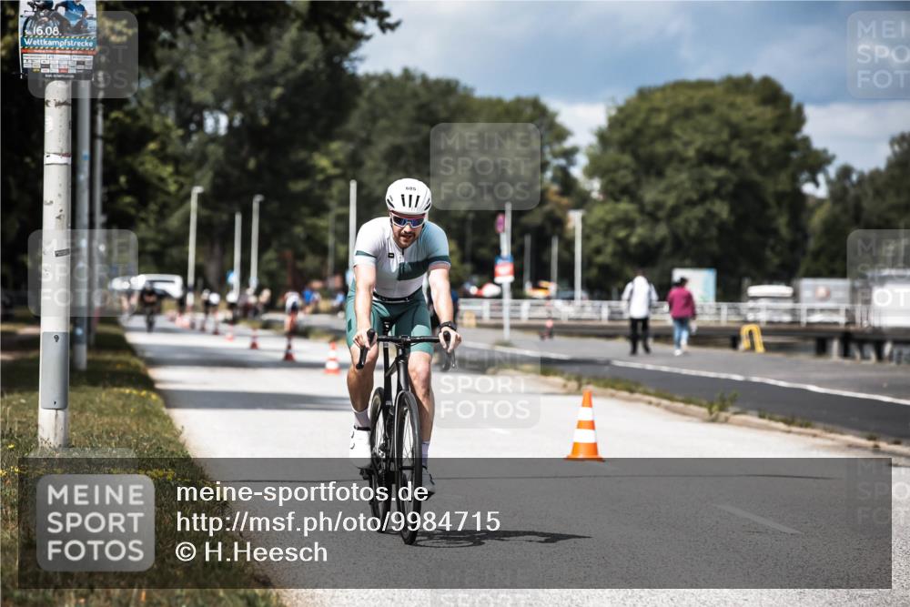 16.08.2026 - KN Förde Triathlon 2026 H.Heesch http://msf.ph/oto/9984715 16.08.2026 12:59:55 Radfahren 510, 553, 558, 581, 599, 605, 738 meine-sportfotos.de