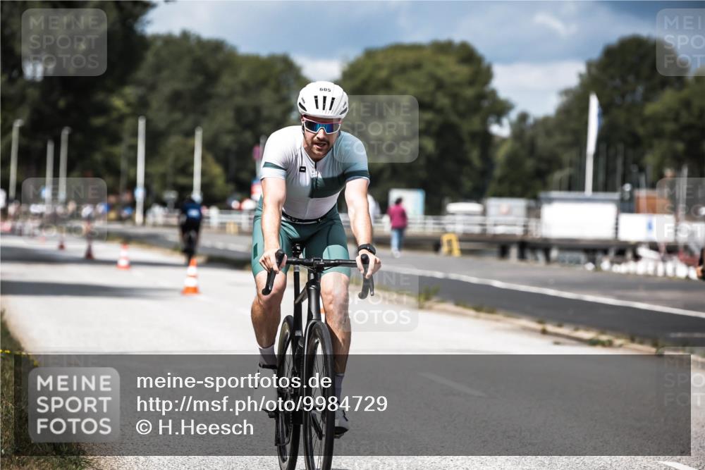 16.08.2026 - KN Förde Triathlon 2026 H.Heesch http://msf.ph/oto/9984729 16.08.2026 12:59:55 Radfahren 510, 553, 558, 581, 599, 605, 738 meine-sportfotos.de