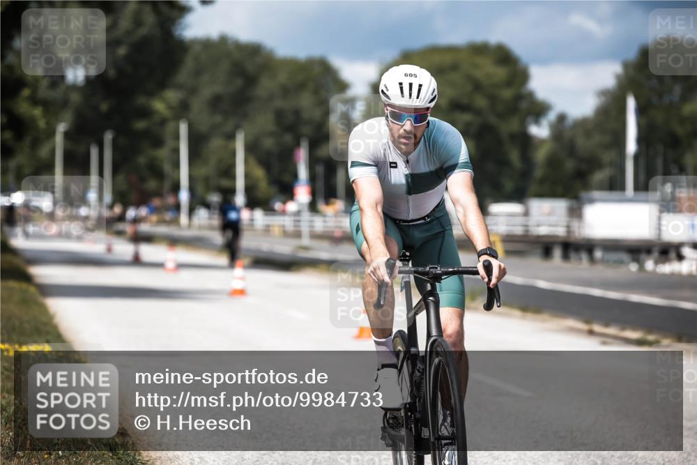 16.08.2026 - KN Förde Triathlon 2026 H.Heesch http://msf.ph/oto/9984733 16.08.2026 12:59:55 Radfahren 510, 553, 558, 581, 599, 605, 738 meine-sportfotos.de