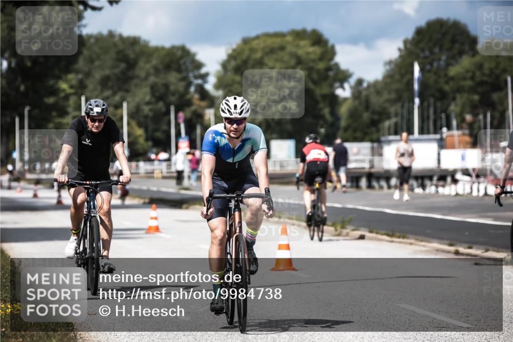16.08.2026 - KN Förde Triathlon 2026 H.Heesch http://msf.ph/oto/9984738 16.08.2026 13:00:37 Radfahren 505, 557, 589, 594, 722, 729, 743, 746 meine-sportfotos.de