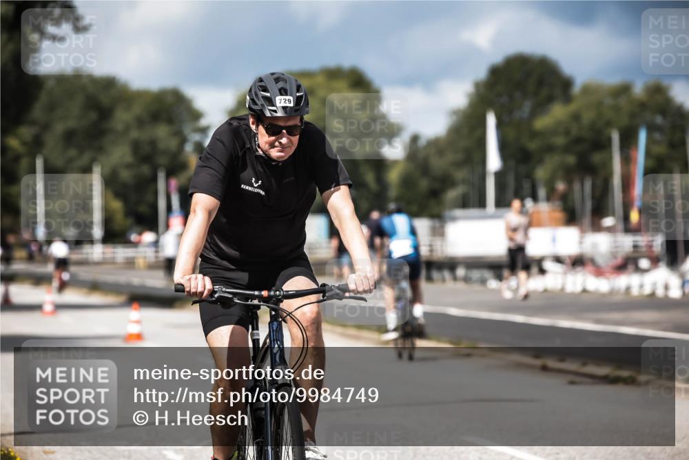 16.08.2026 - KN Förde Triathlon 2026 H.Heesch http://msf.ph/oto/9984749 16.08.2026 13:00:38 Radfahren 505, 557, 594, 707, 729, 746 meine-sportfotos.de