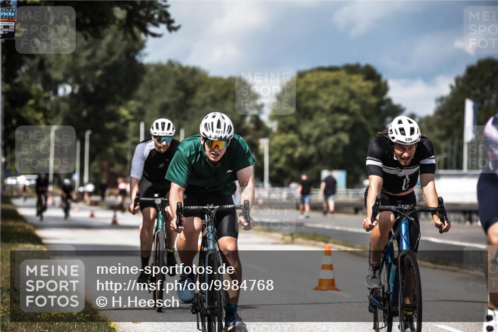 16.08.2026 - KN Förde Triathlon 2026 H.Heesch http://msf.ph/oto/9984768 16.08.2026 13:00:47 Radfahren 531, 533, 538, 552, 588, 590, 597, 607, 734, 747 meine-sportfotos.de