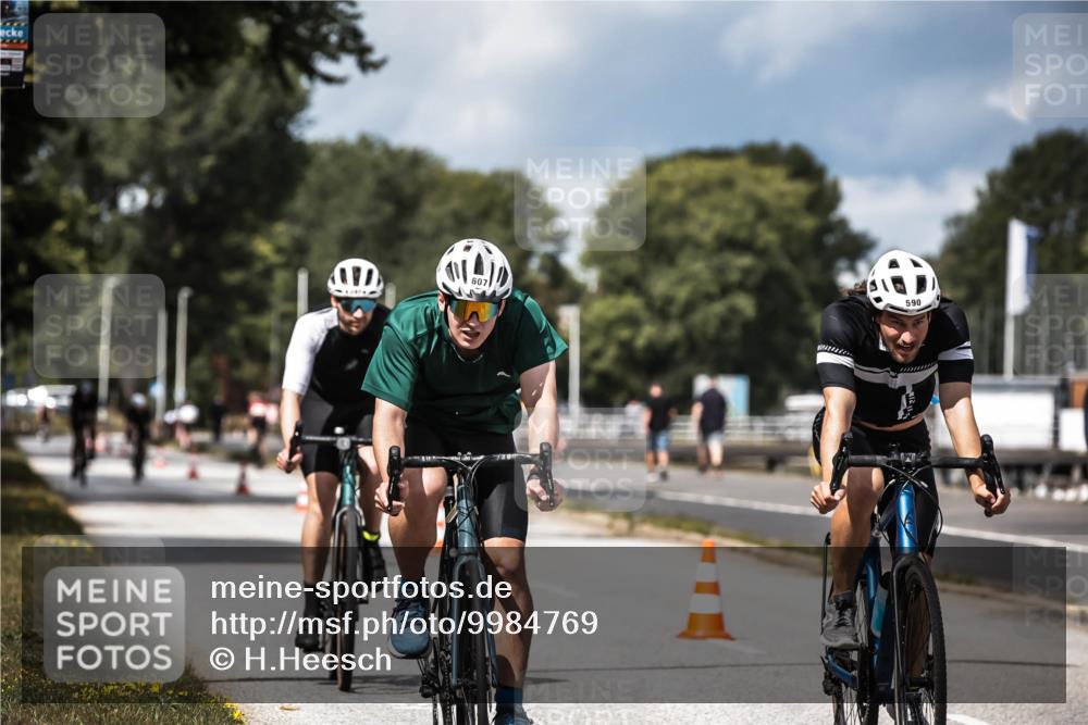 16.08.2026 - KN Förde Triathlon 2026 H.Heesch http://msf.ph/oto/9984769 16.08.2026 13:00:47 Radfahren 531, 533, 538, 552, 588, 590, 597, 607, 734, 747 meine-sportfotos.de