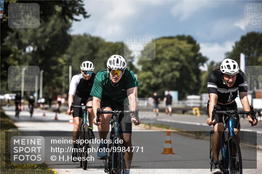 16.08.2026 - KN Förde Triathlon 2026 H.Heesch http://msf.ph/oto/9984771 16.08.2026 13:00:47 Radfahren 531, 533, 538, 552, 588, 590, 597, 607, 734, 747 meine-sportfotos.de