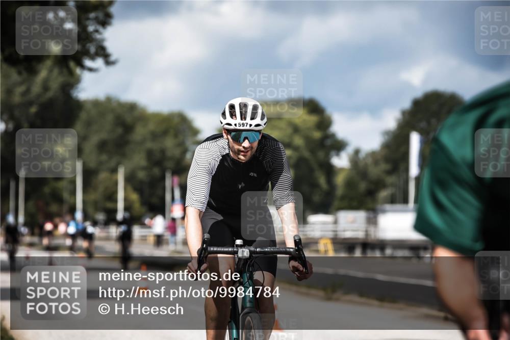 16.08.2026 - KN Förde Triathlon 2026 H.Heesch http://msf.ph/oto/9984784 16.08.2026 13:00:48 Radfahren 531, 533, 538, 552, 588, 590, 597, 607, 734, 747 meine-sportfotos.de