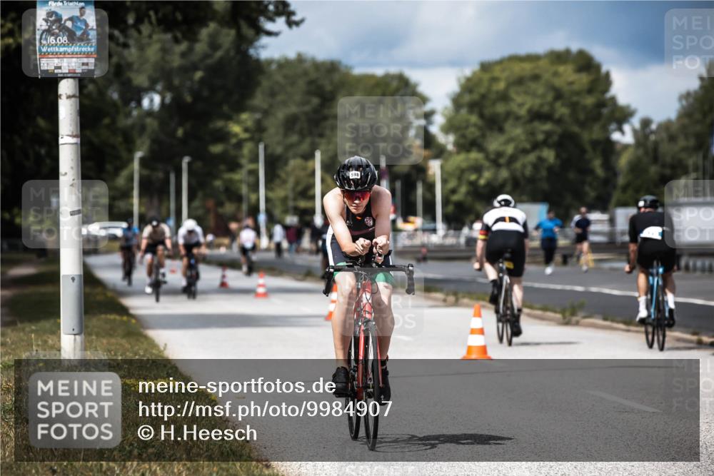 16.08.2026 - KN Förde Triathlon 2026 H.Heesch http://msf.ph/oto/9984907 16.08.2026 13:01:50 Radfahren 532, 598, 719, 733, 738 meine-sportfotos.de