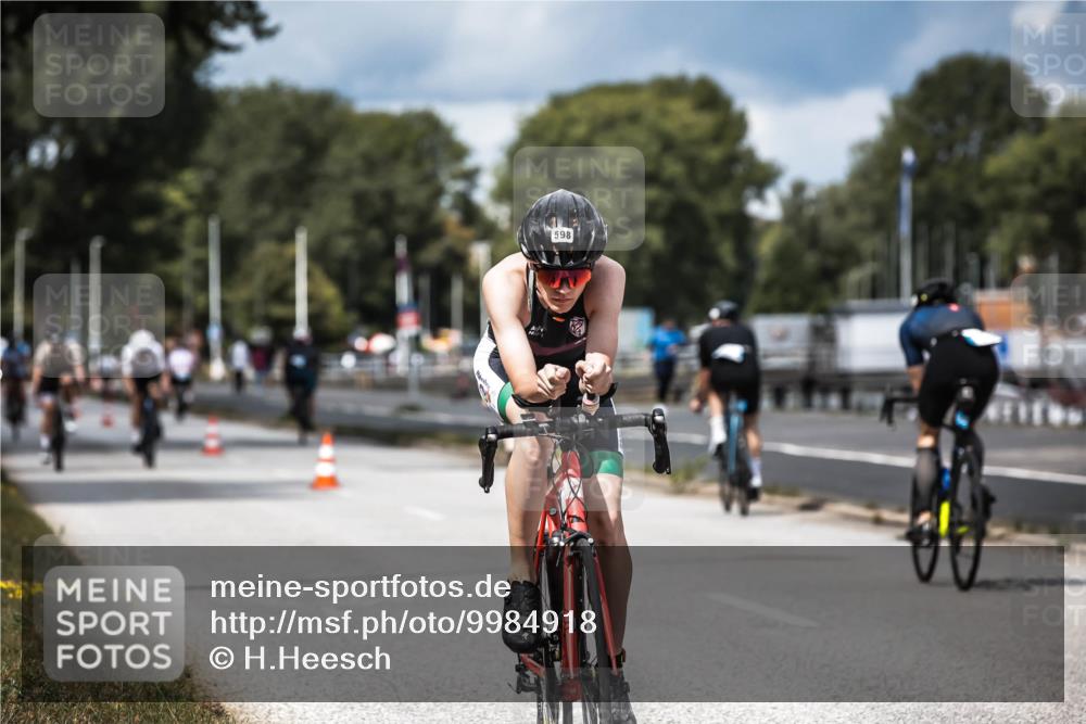 16.08.2026 - KN Förde Triathlon 2026 H.Heesch http://msf.ph/oto/9984918 16.08.2026 13:01:51 Radfahren 532, 598, 719, 733, 738 meine-sportfotos.de