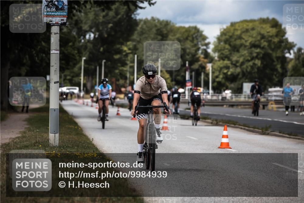 16.08.2026 - KN Förde Triathlon 2026 H.Heesch http://msf.ph/oto/9984939 16.08.2026 13:01:55 Radfahren 532, 719, 730, 738 meine-sportfotos.de