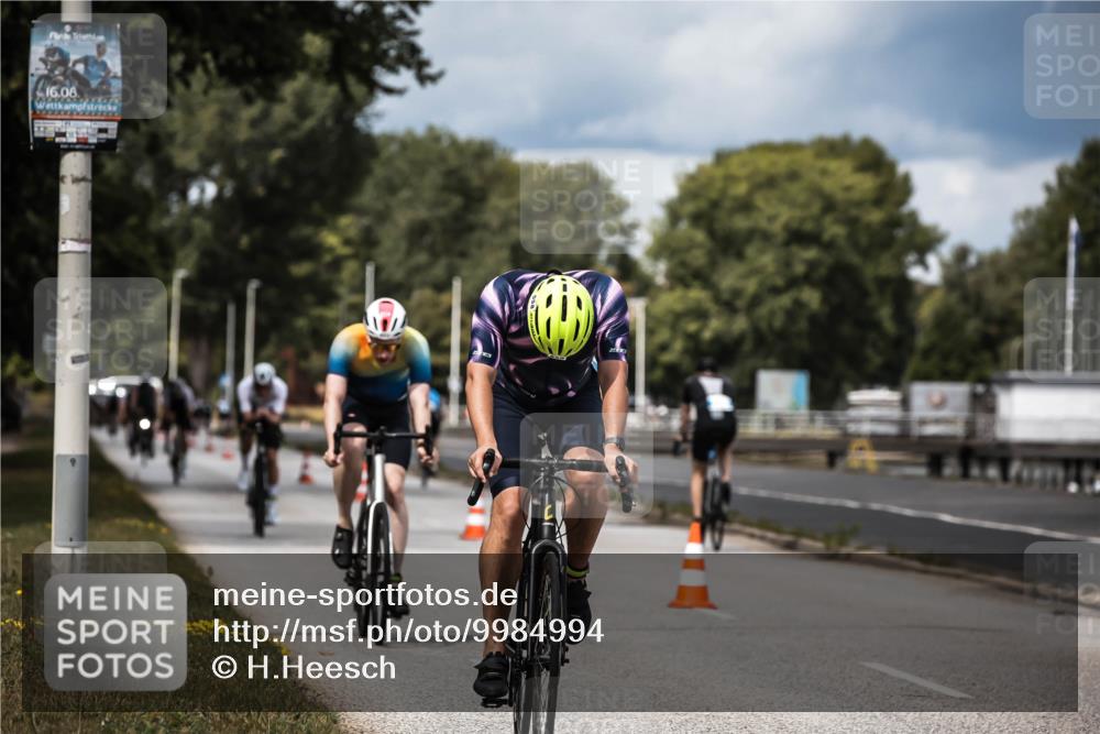 16.08.2026 - KN Förde Triathlon 2026 H.Heesch http://msf.ph/oto/9984994 16.08.2026 13:02:17 Radfahren 553, 555, 558, 732 meine-sportfotos.de