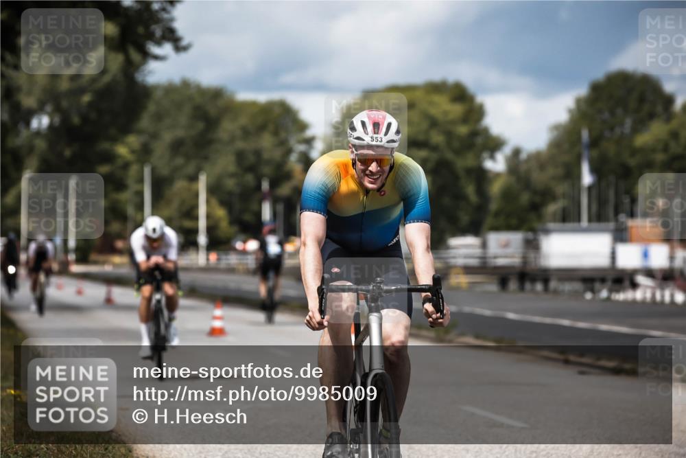 16.08.2026 - KN Förde Triathlon 2026 H.Heesch http://msf.ph/oto/9985009 16.08.2026 13:02:19 Radfahren 553, 555, 558, 559, 732, 742 meine-sportfotos.de