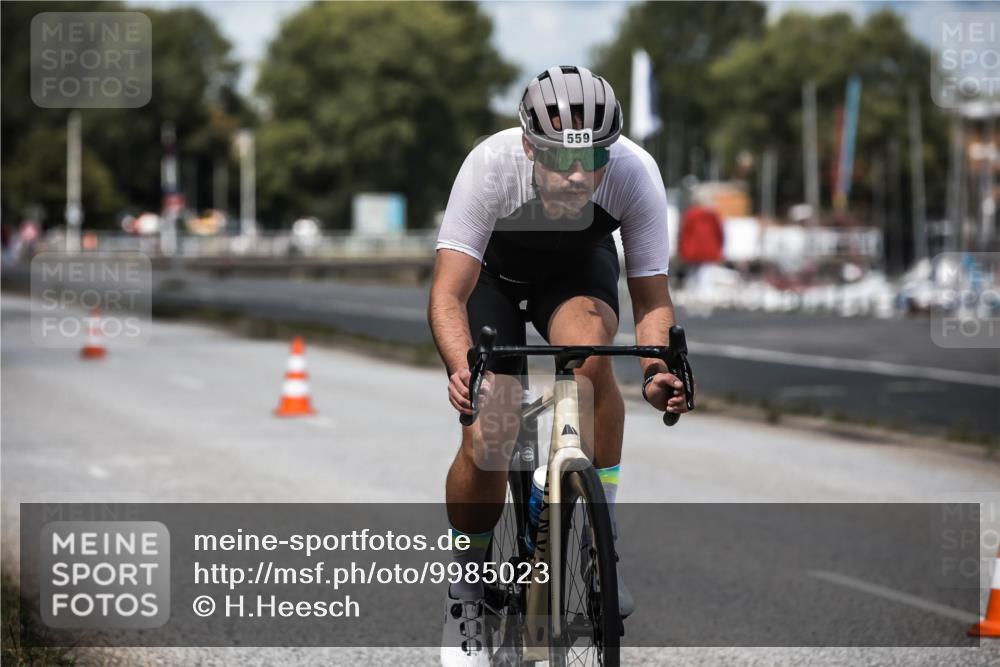 16.08.2026 - KN Förde Triathlon 2026 H.Heesch http://msf.ph/oto/9985023 16.08.2026 13:02:24 Radfahren 555, 559, 705, 742 meine-sportfotos.de