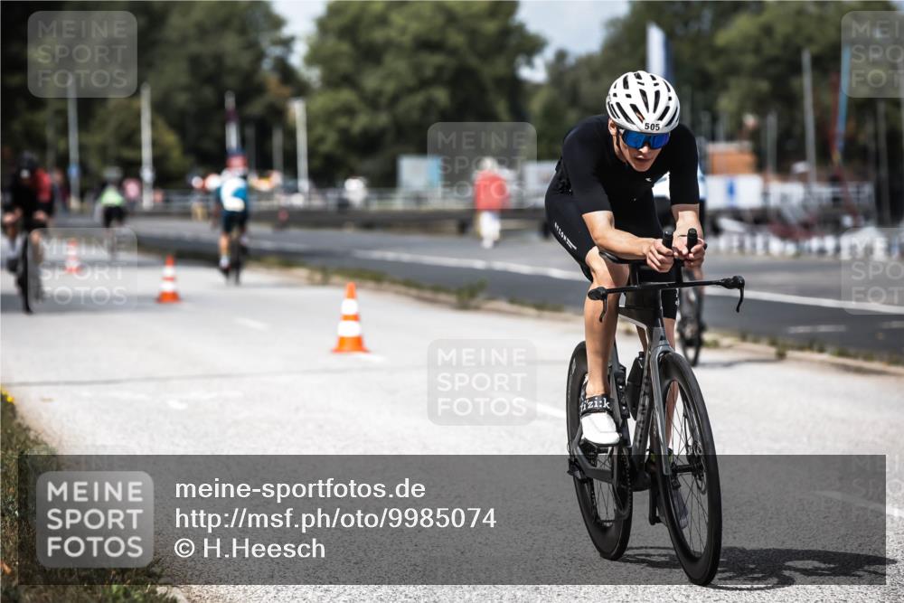 16.08.2026 - KN Förde Triathlon 2026 H.Heesch http://msf.ph/oto/9985074 16.08.2026 13:02:39 Radfahren 502, 505, 557, 599, 707 meine-sportfotos.de