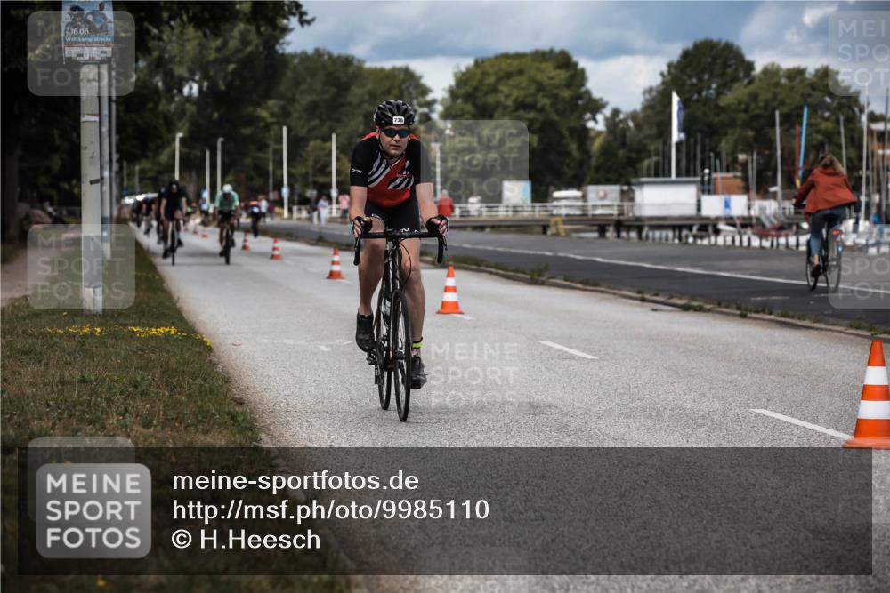 16.08.2026 - KN Förde Triathlon 2026 H.Heesch http://msf.ph/oto/9985110 16.08.2026 13:02:59 Radfahren 508, 512, 587, 702, 736 meine-sportfotos.de
