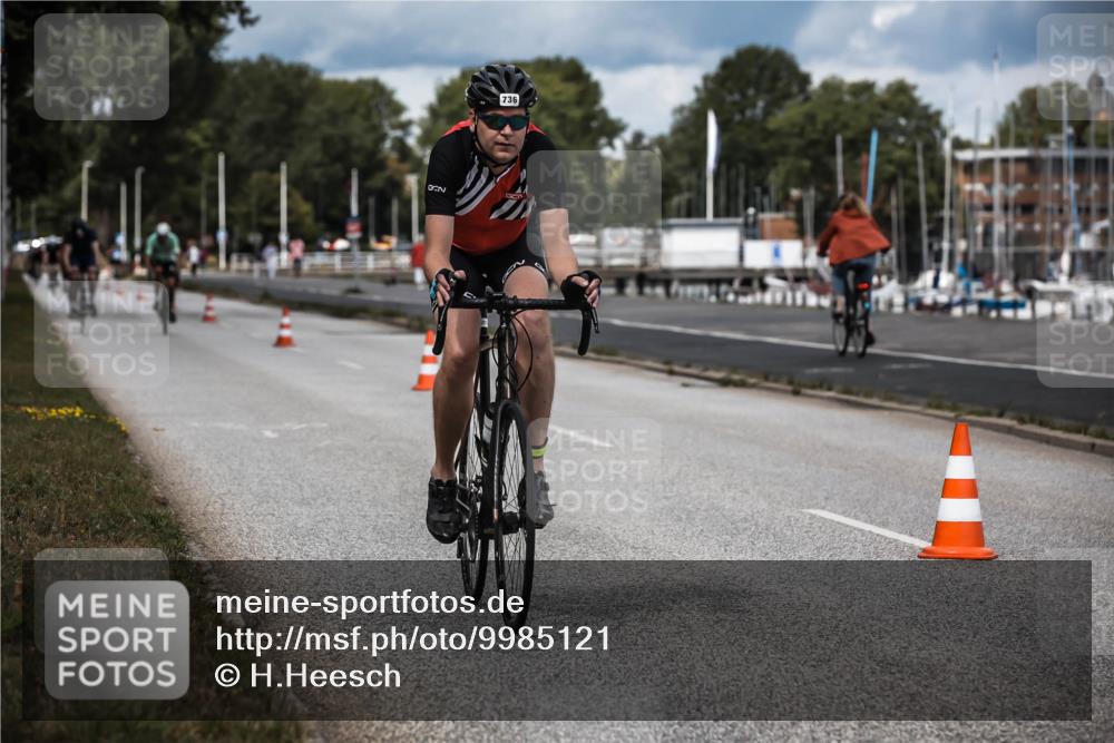 16.08.2026 - KN Förde Triathlon 2026 H.Heesch http://msf.ph/oto/9985121 16.08.2026 13:03:00 Radfahren 512, 587, 702, 736 meine-sportfotos.de